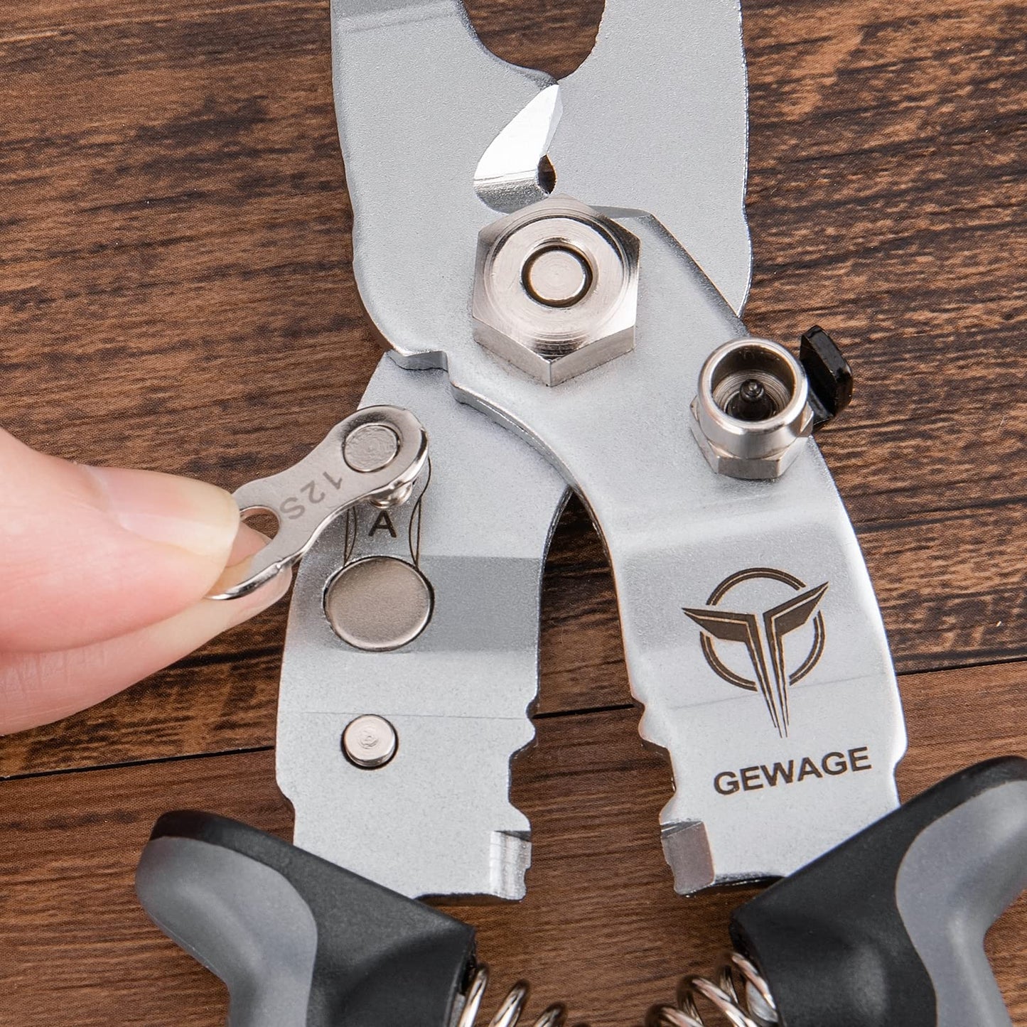 GEWAGE Bike Chain Tool, Cable Cutter & Master Link Pliers Remover- 5 in 1 Multifunction Bike Tool Kit - Professional Bicycle Tool for Road and Mountain Bikes
